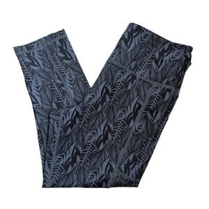 Zyia Active Black Gray Cropped Leggings Medium (Size 6-8)